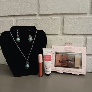 BUYERS GIVAWAY! 🎁 Necklace & Earring Set, Hand Cream & Makeup Bundle! 😍